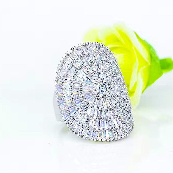 Sterling Silver Baguette Zircon Ring - Picture 14 of 17